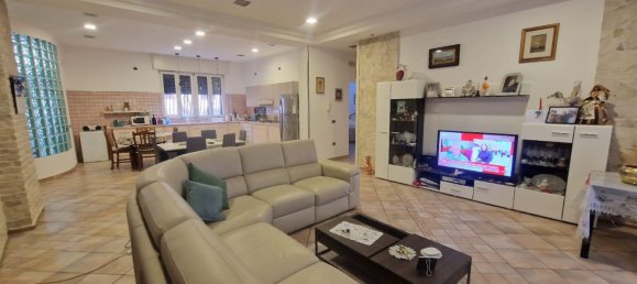 3 rooms Apartment in Scafati, Italy No. 77485 8