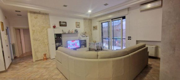 3 rooms Apartment in Scafati, Italy No. 77485 7