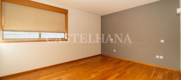 4 Schlafzimmer Doppelhaus in Matosinhos, Portugal, Nr. 137350 21