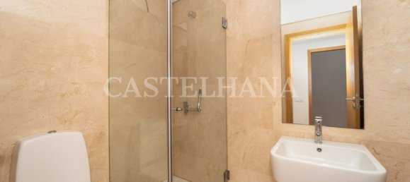 4 Schlafzimmer Doppelhaus in Matosinhos, Portugal, Nr. 137350 9