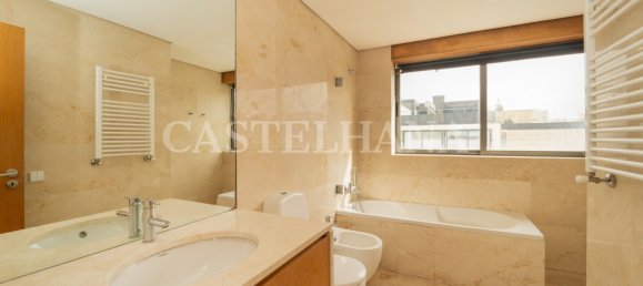 4 Schlafzimmer Doppelhaus in Matosinhos, Portugal, Nr. 137350 23