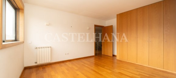 4 Schlafzimmer Doppelhaus in Matosinhos, Portugal, Nr. 137350 28