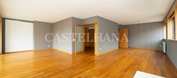 4 Schlafzimmer Doppelhaus in Matosinhos, Portugal, Nr. 137350 5