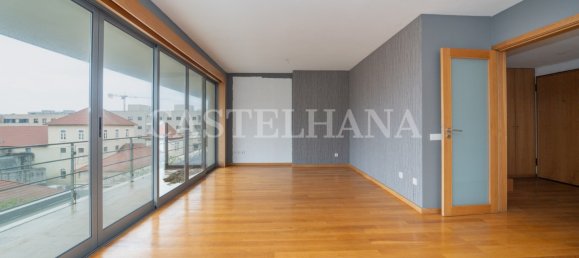 4 Schlafzimmer Doppelhaus in Matosinhos, Portugal, Nr. 137350 3