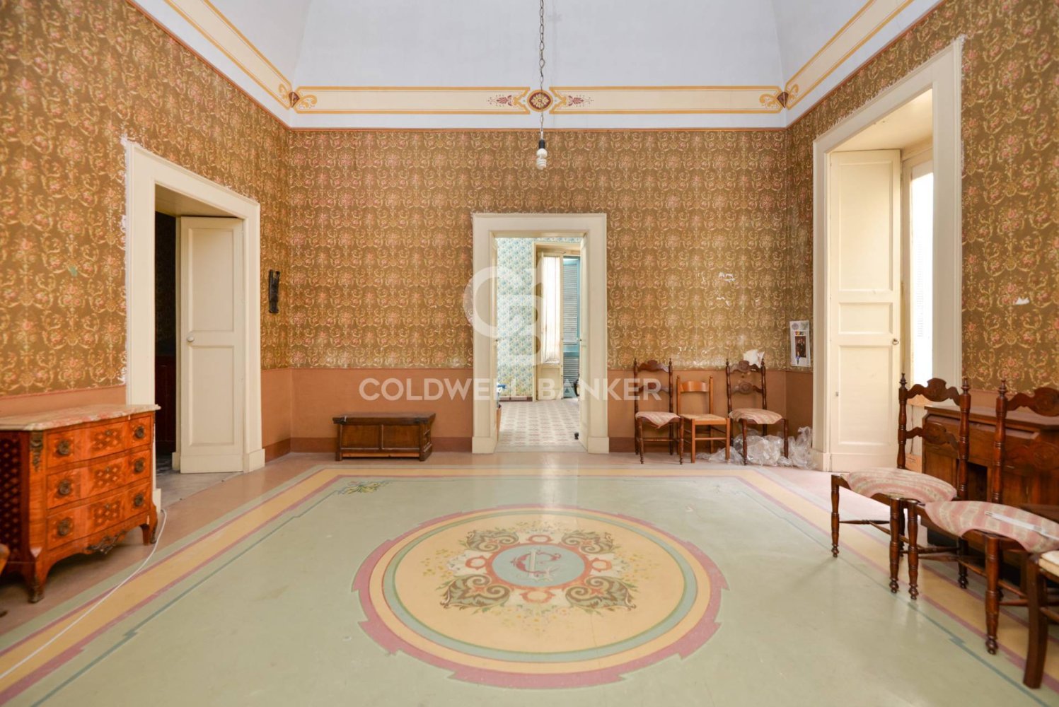 Apartamento de 4 dormitorios en Lecce, Italy No. 238576