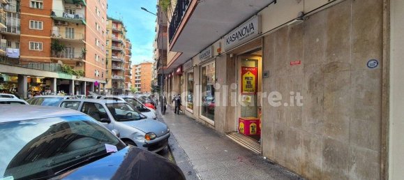 1 room Commercial property in Naples, Italy No. 171595 3