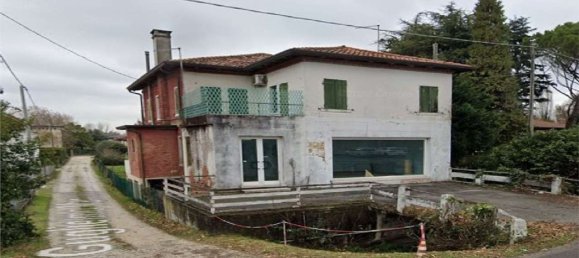 10 rooms Apartment in Mogliano Veneto, Italy No. 175377 11