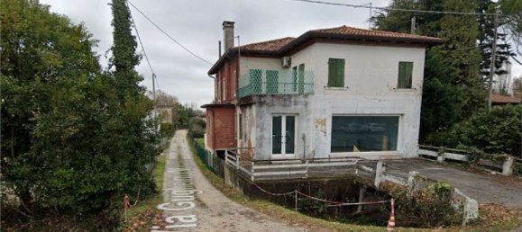 10 rooms Apartment in Mogliano Veneto, Italy No. 175377 12