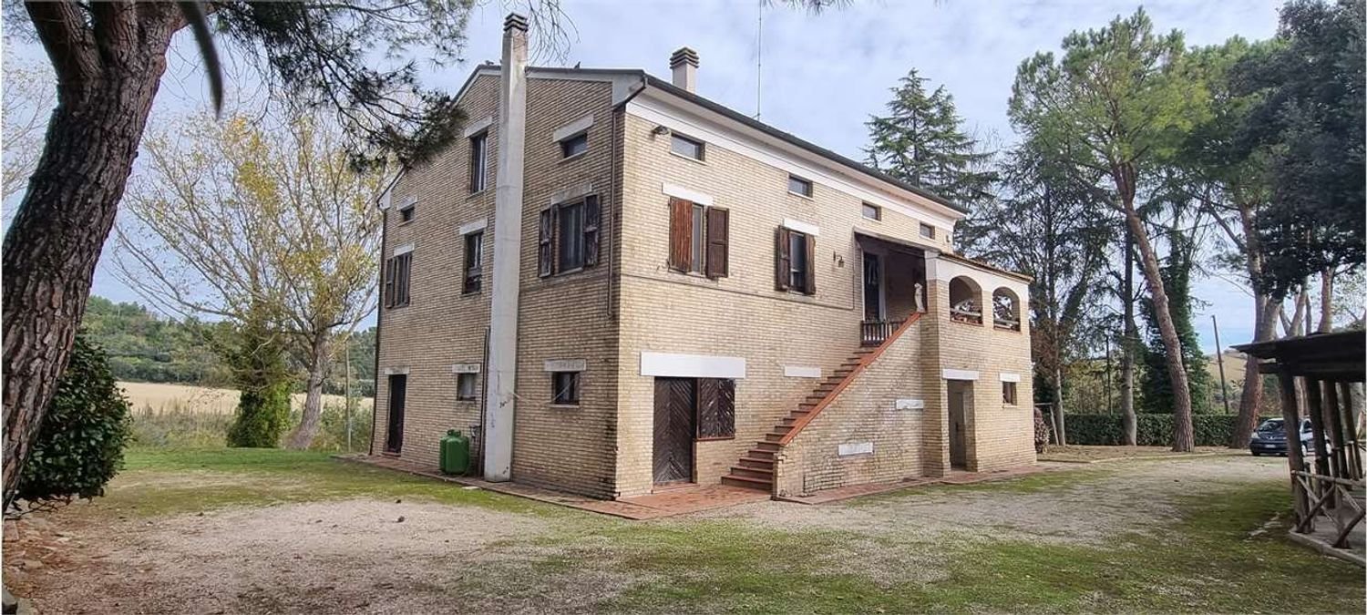 Casa de 10 divisões em Fermo, Italy N.º 138285