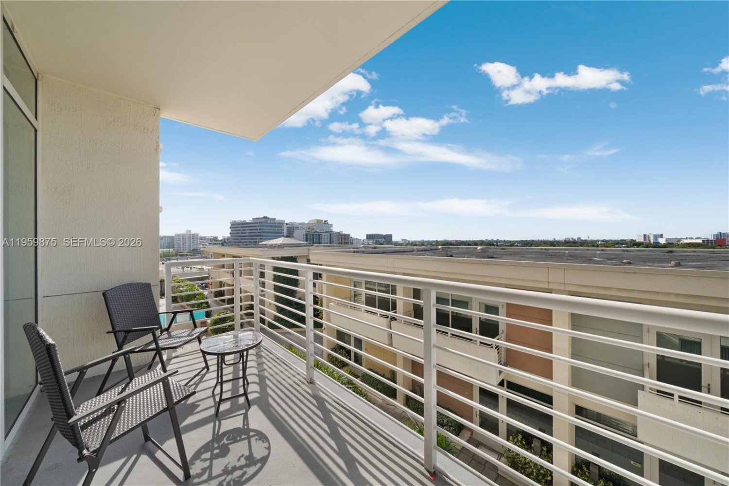 2 dormitorios propiedad comercial en alquiler en Miami, Miami-Dade, Florida, USA № 614453
