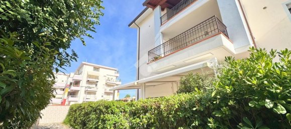 3 bedrooms Apartment in Giulianova, Italy No. 362381 3