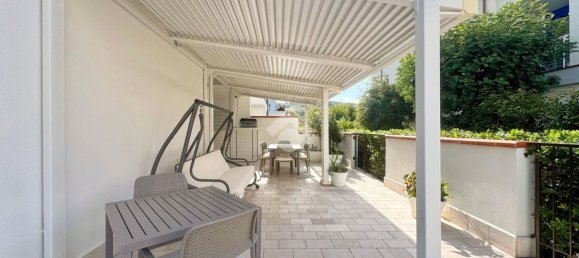 3 bedrooms Apartment in Giulianova, Italy No. 362381 2