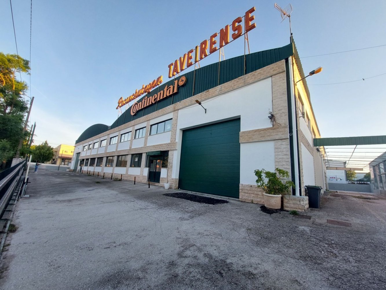 3000m² Warehouse in Coimbra, Portugal No. 212091