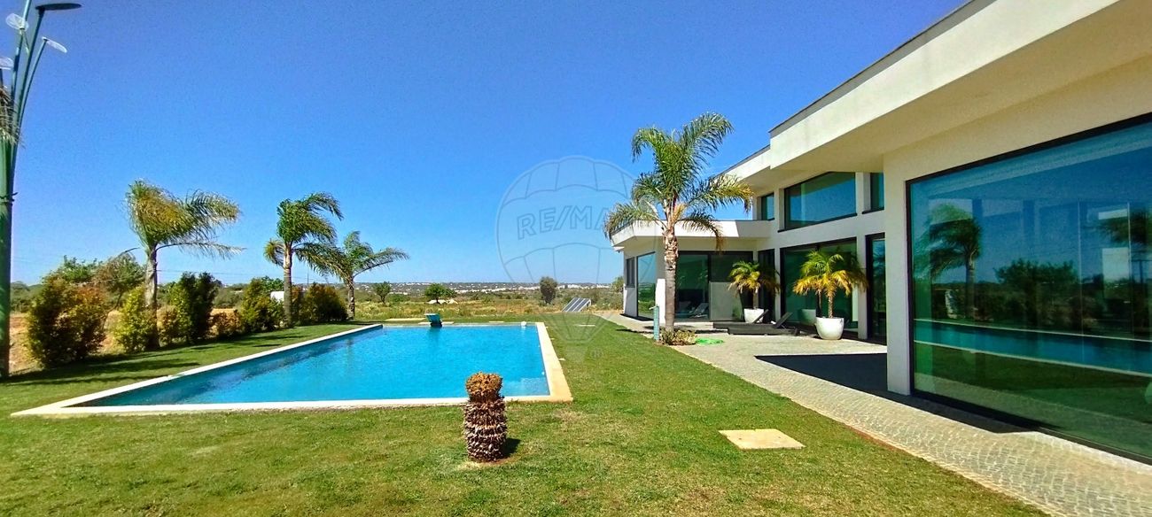 5 غرف نوم منزل في Guia, Portugal رقم 30048