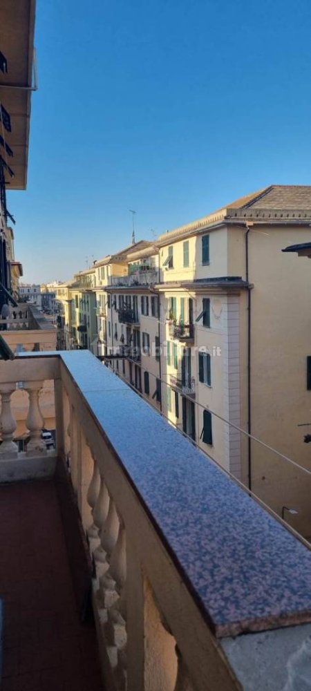 Квартира с 3 спальнями в Генуя, Италия № 198096