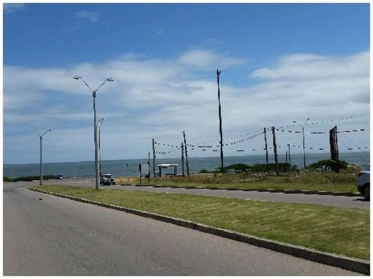 4 bedrooms Apartment in Maldonado, Uruguay No. 1244