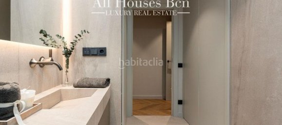2 bedrooms Apartment in Ciutat Vella, Spain No. 103341 15