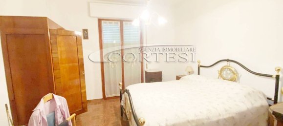 6 rooms House in Città di Castello, Italy No. 70971 8