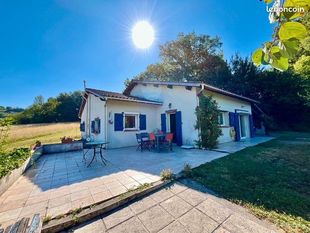 2 bedrooms House in Pujols, France No. 311561