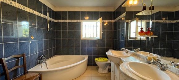 2 bedrooms House in Pujols, France No. 311561 10