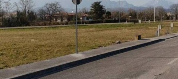 505m² Land in Pordenone, Italy No. 40124 3