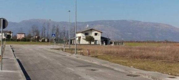 505m² Land in Pordenone, Italy No. 40124 7