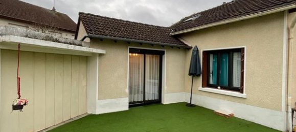 3 bedrooms House in Vierzon, France No. 83044 15