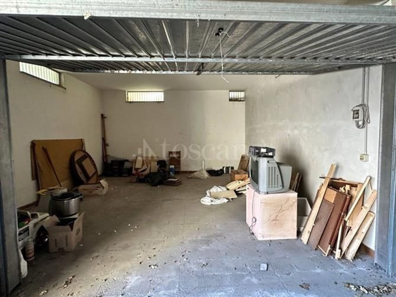  مرآب في Tremestieri Etneo, Italy 32متر مربع رقم 92772