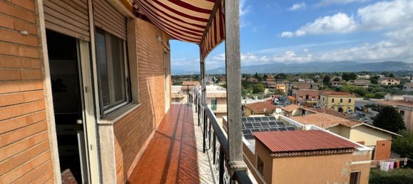 Apartamento de 3 habitaciónes en San Cesareo, Italy No. 70484 2