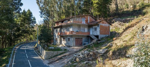 4 bedrooms House in Terras de Bouro, Portugal No. 38811 2