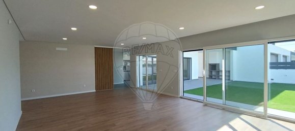 4 bedrooms House in Setubal, Portugal No. 171866 3