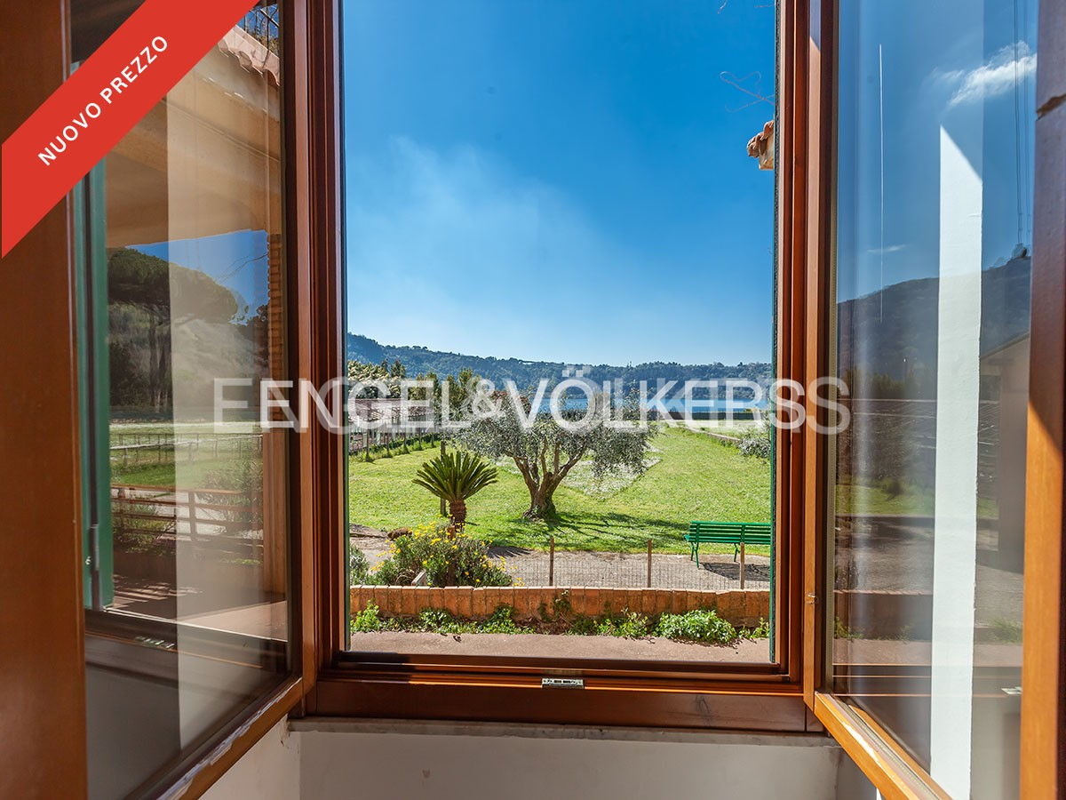 5 bedrooms House in Nemi, Italy No. 127878