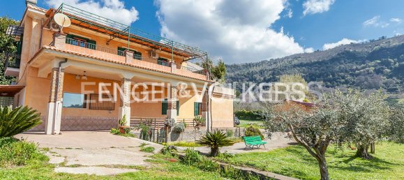 5 bedrooms House in Nemi, Italy No. 127878 3