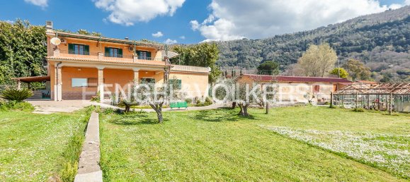 5 bedrooms House in Nemi, Italy No. 127878 4