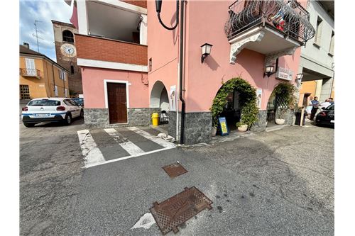 4-Zimmer Gewerbliche Immobilie in San Germano Vercellese, Italy, Nr. 279256