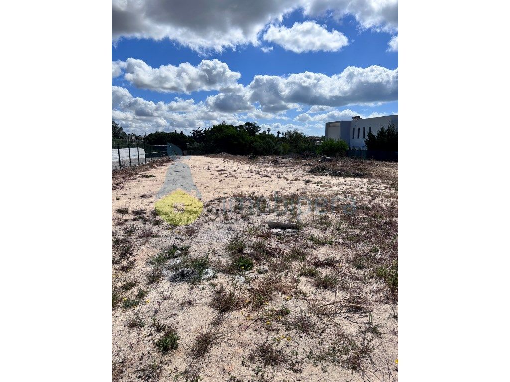 2000m² Land in Lagoa, Portugal No. 116086