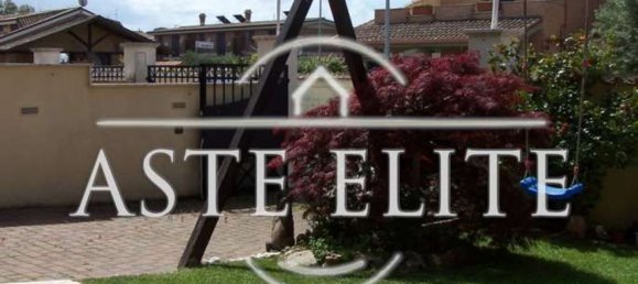 3 rooms Apartment in Pomezia, Italy No. 205977 7