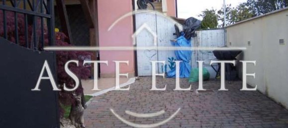 3 rooms Apartment in Pomezia, Italy No. 205977 5