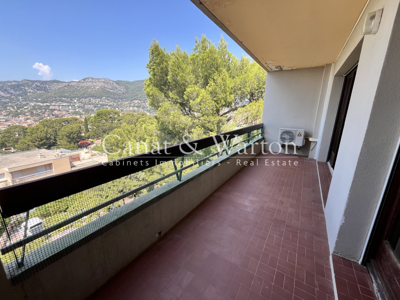 2 bedrooms Apartment in Toulon, France No. 358280