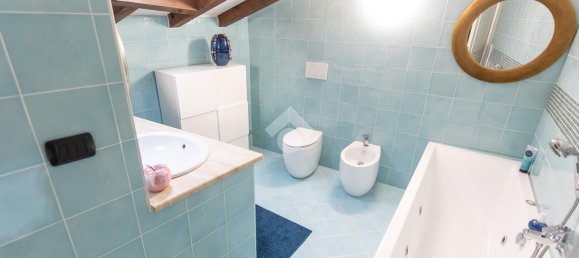 3 rooms Building in Parma, Italy No. 8610 15