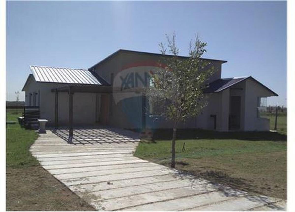 3 bedrooms House in Escobar, Argentina No. 96424