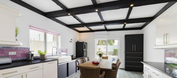 4 bedrooms Villa in Lagoa, Portugal No. 7666 8