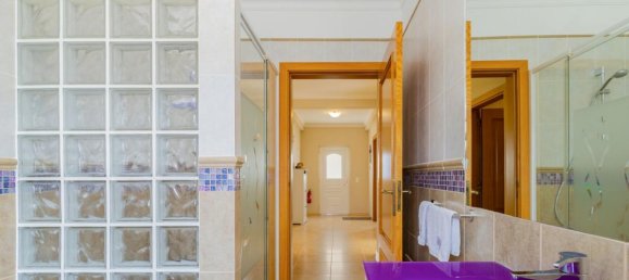 4 bedrooms Villa in Lagoa, Portugal No. 7666 11