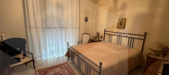 Здание с 2 комнатами в Бари, Италия № 34303 3