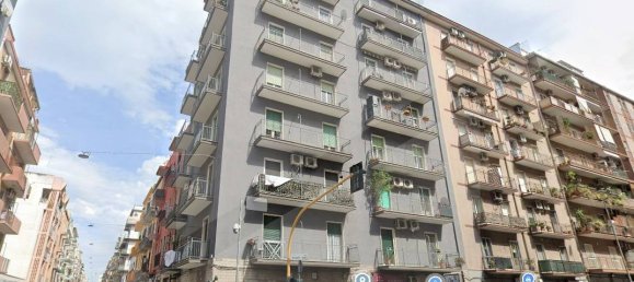 Здание с 2 комнатами в Бари, Италия № 34303 17