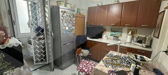 Здание с 2 комнатами в Бари, Италия № 34303 9