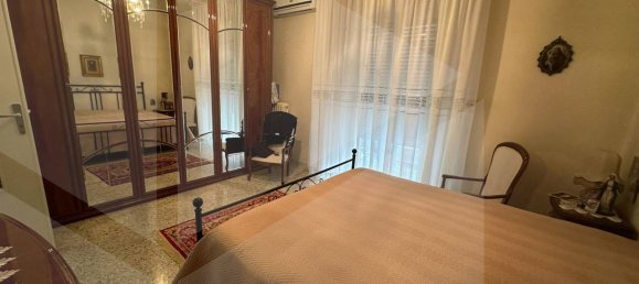 Здание с 2 комнатами в Бари, Италия № 34303 4