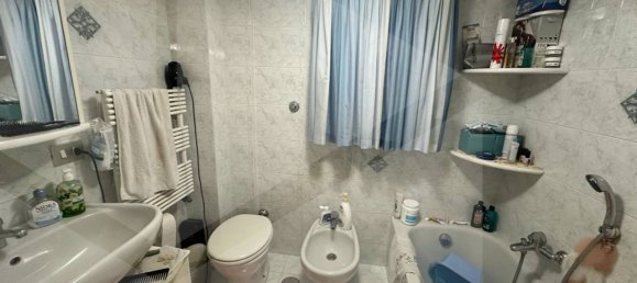 Здание с 2 комнатами в Бари, Италия № 34303 8