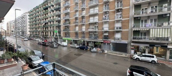 Здание с 2 комнатами в Бари, Италия № 34303 28