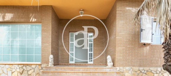 5 bedrooms House in Paterna, Spain No. 150120 2